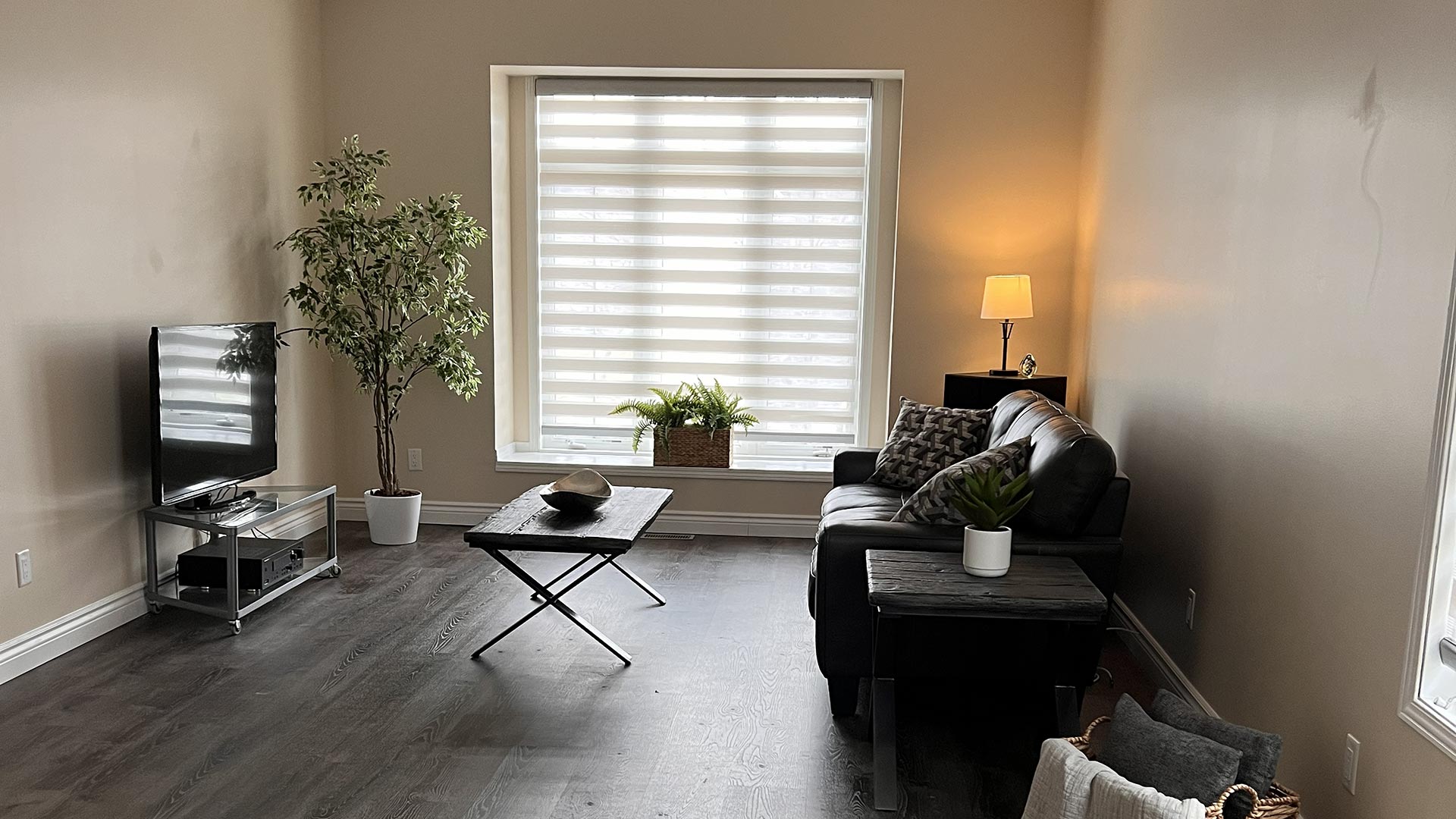 Prepared family home interior after downsizing, organizing, cleaning, and staging support by The Minimizer